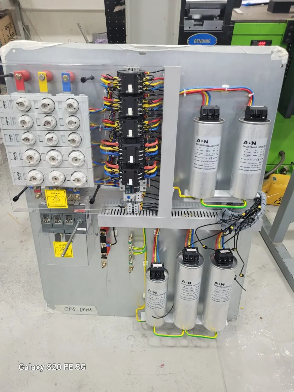 Capacitor bank internal